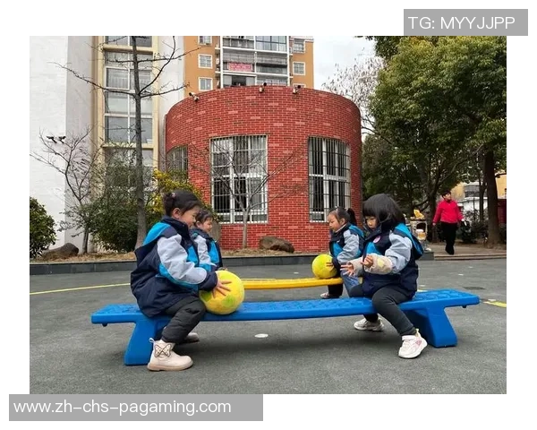 幼儿足球游戏的乐趣与技巧探索让孩子们在运动中快乐成长